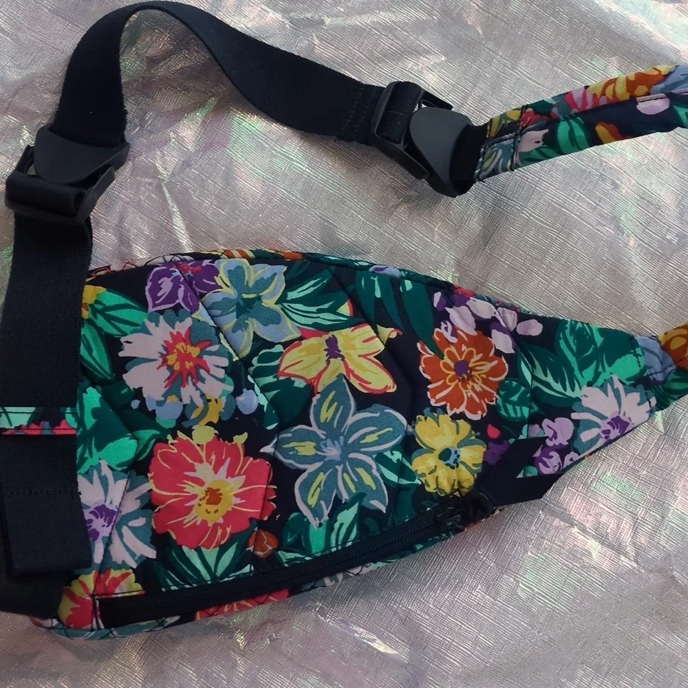 Vera Bradley Floral Quilted Sling Bag NWOT - Picture 5 of 6
